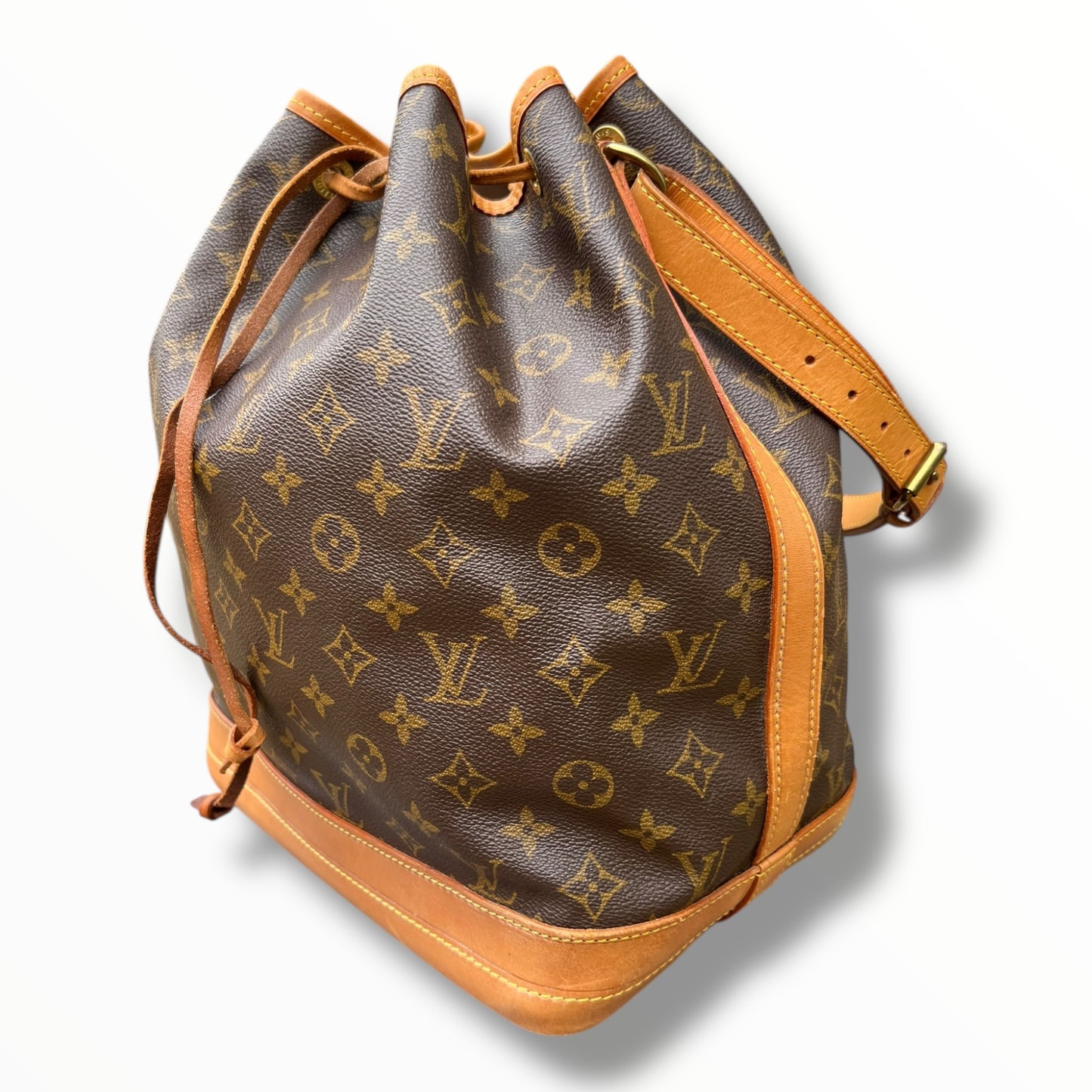 Louis Vuitton Grand Noé Bucket Bag